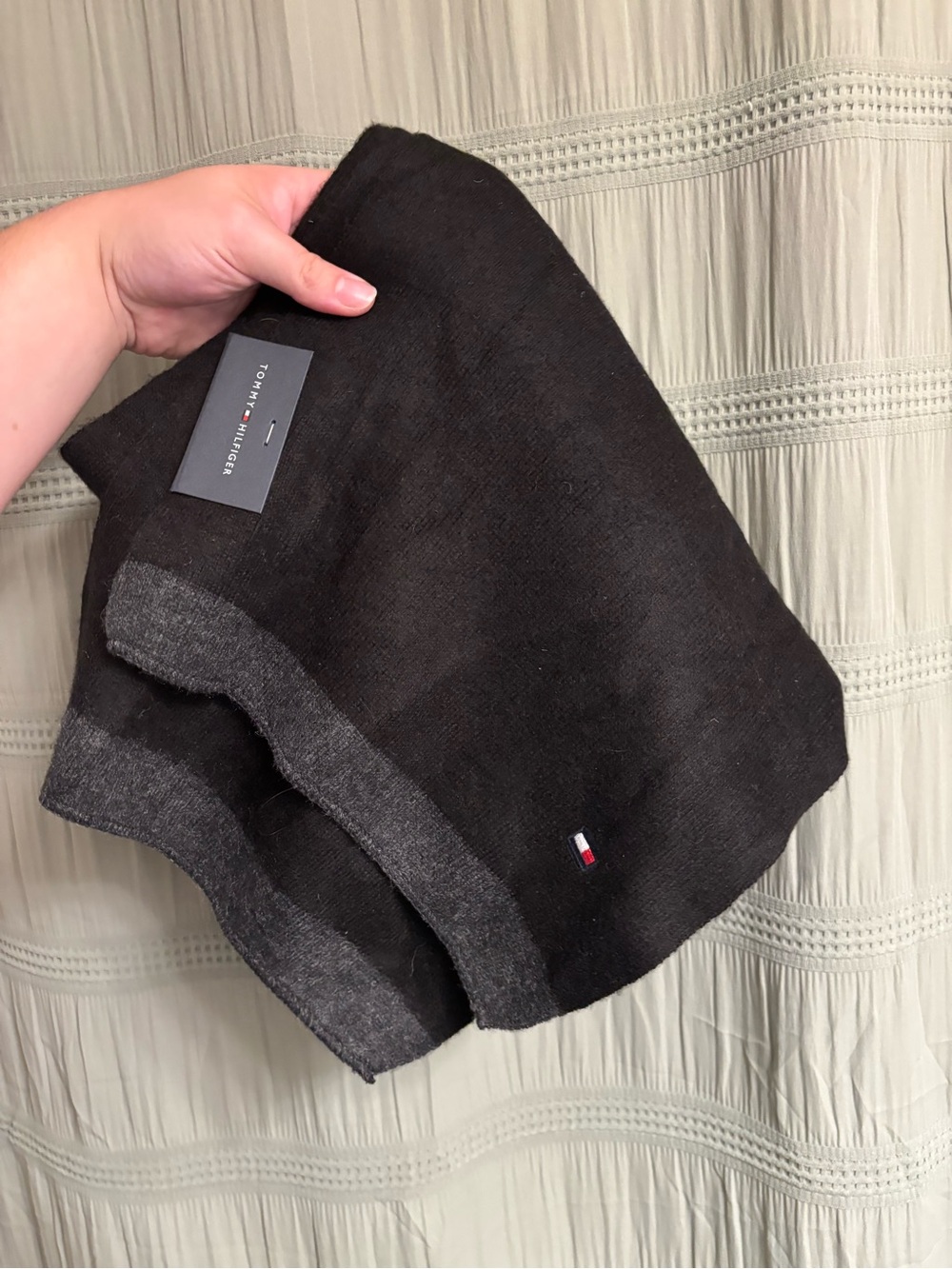 Tommy Hilfiger Black & Gray Scarf - NWT